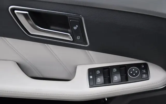 MERCEDES-BENZ Klasa E 350 BlueTEC 4-Matic Avantgarde