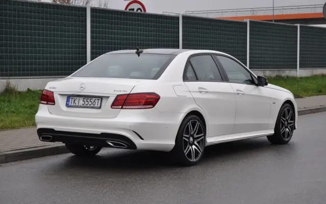 MERCEDES-BENZ Klasa E 350 BlueTEC 4-Matic Avantgarde