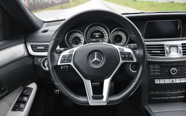 MERCEDES-BENZ Klasa E 350 BlueTEC 4-Matic Avantgarde