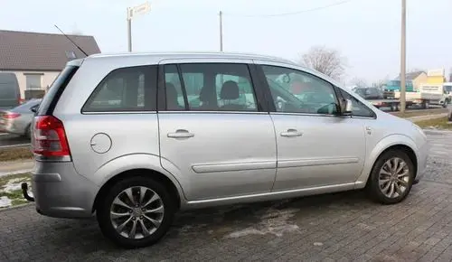 OPEL Zafira 