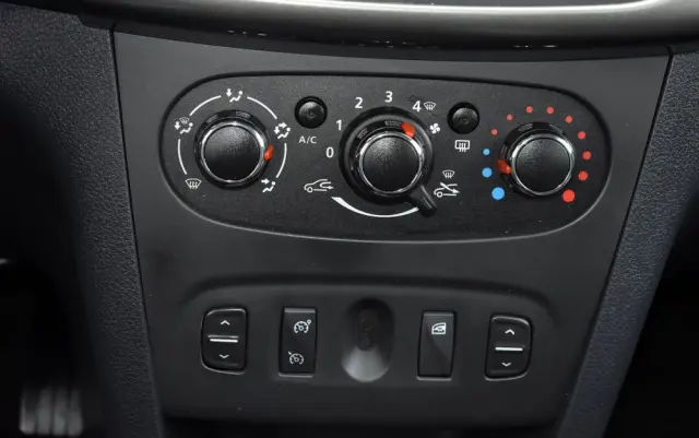 DACIA Sandero Stepway DCi 90 (S&S) Essential