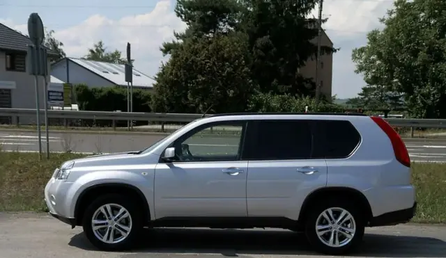 NISSAN X-Trail 
