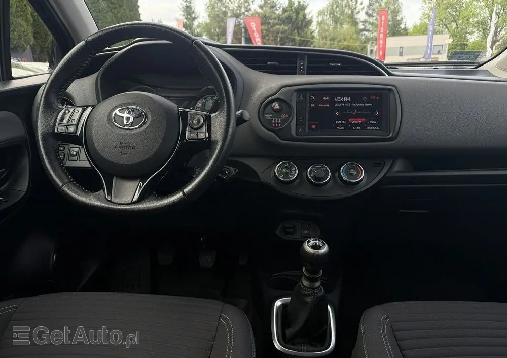 TOYOTA Yaris 1.5 Premium