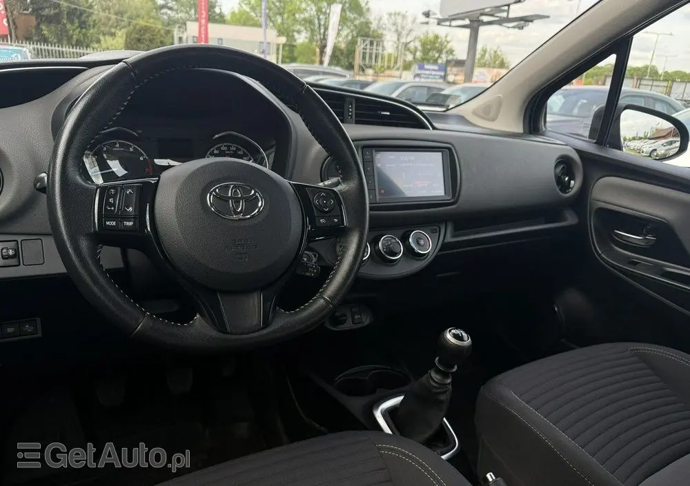 TOYOTA Yaris 1.5 Premium