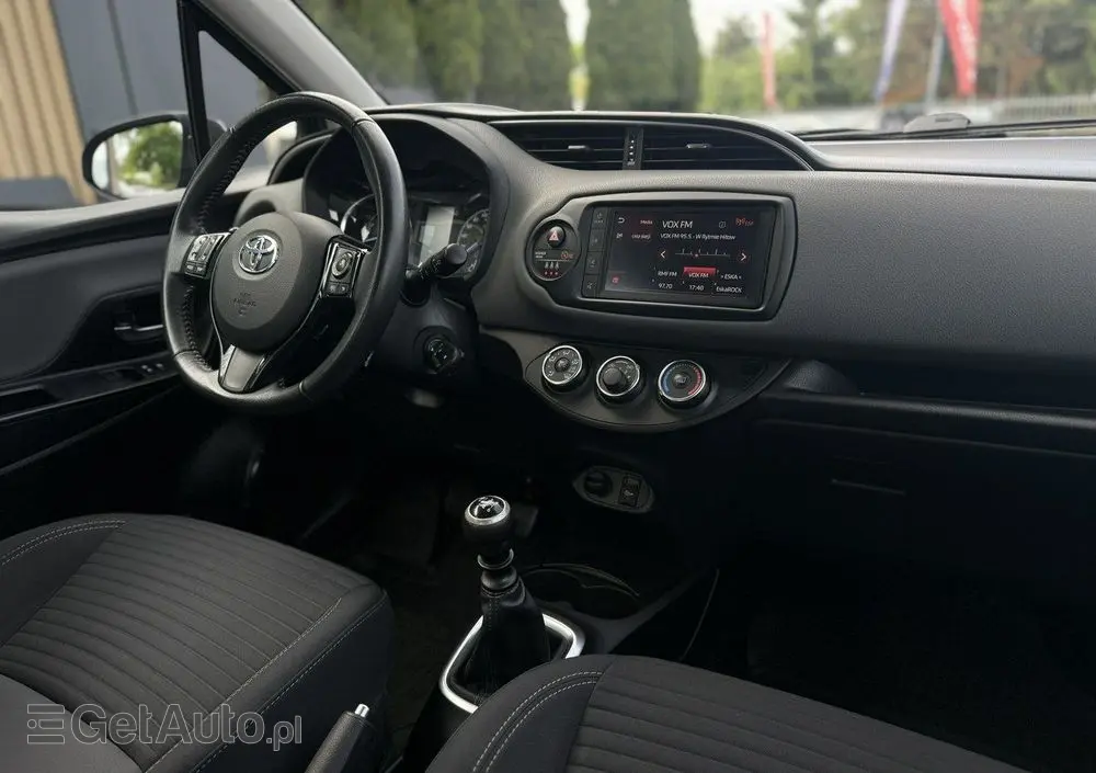 TOYOTA Yaris 1.5 Premium