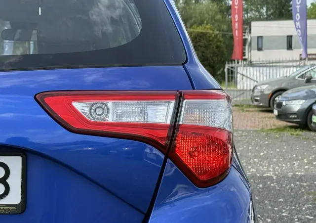 TOYOTA Yaris 1.5 Premium