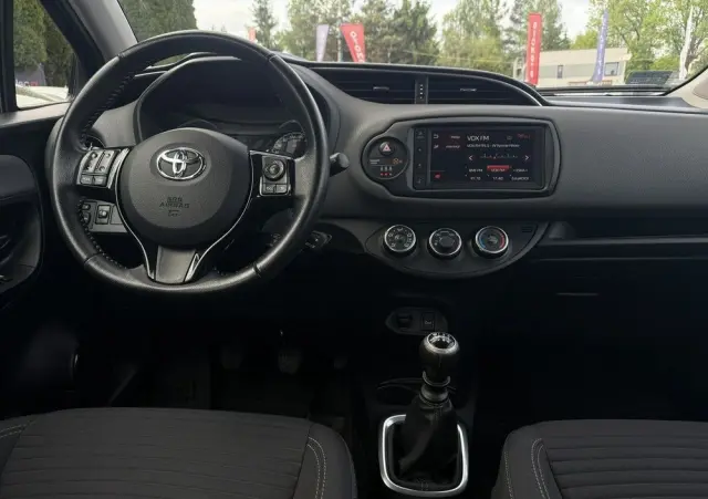 TOYOTA Yaris 1.5 Premium