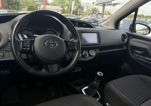 TOYOTA Yaris 1.5 Premium