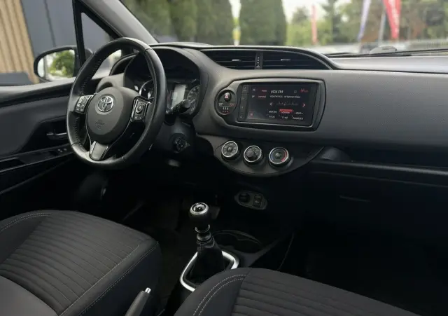 TOYOTA Yaris 1.5 Premium