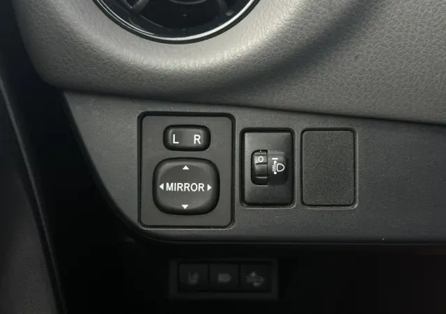 TOYOTA Yaris 1.5 Premium