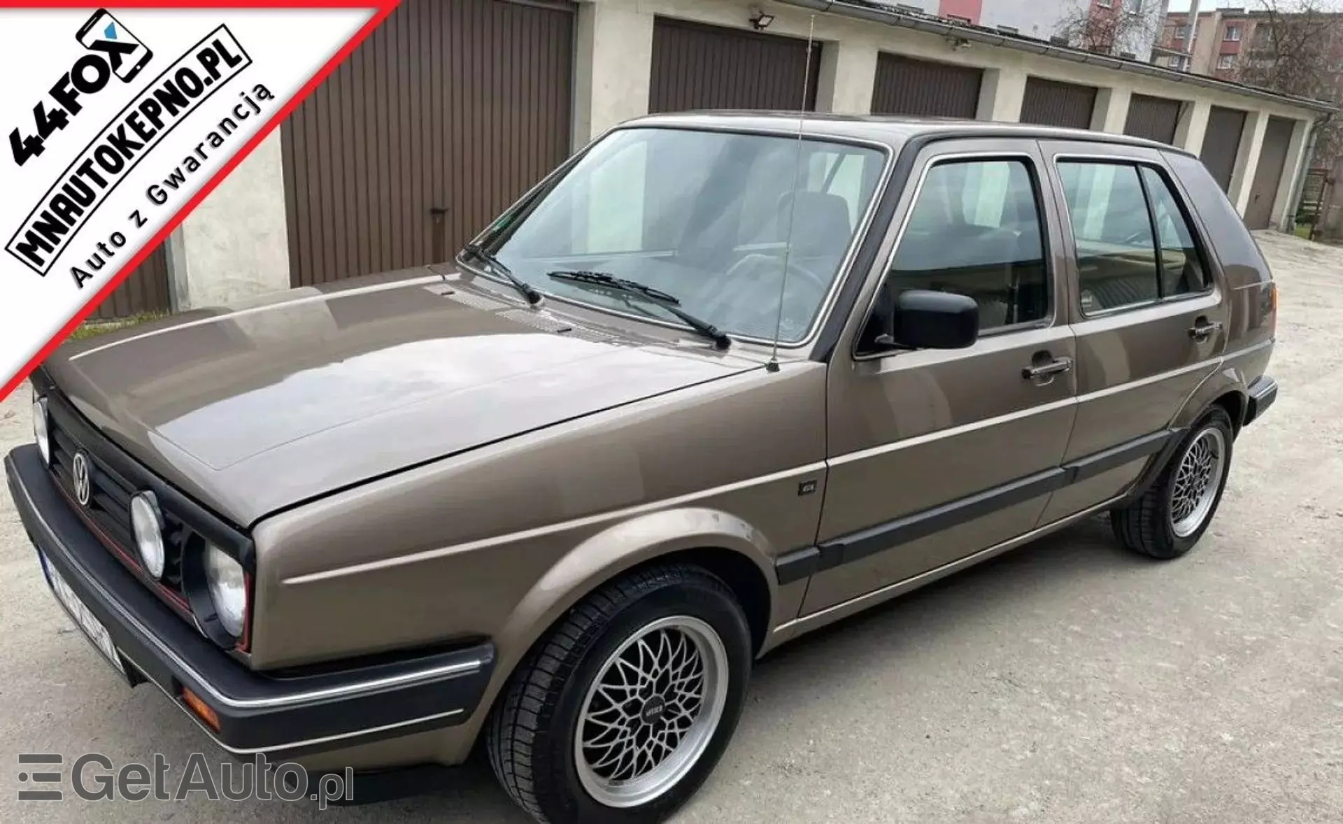 VOLKSWAGEN Golf 