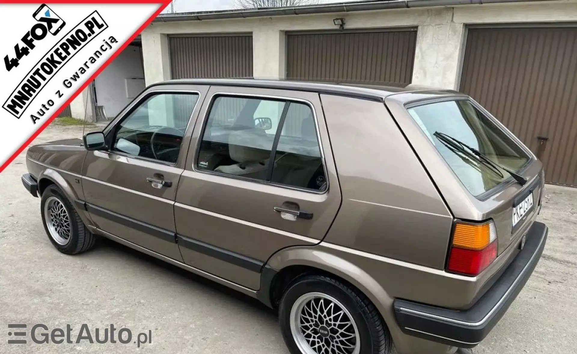 VOLKSWAGEN Golf 