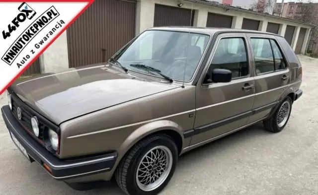 VOLKSWAGEN Golf 