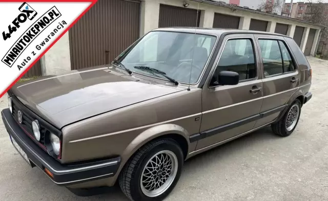 VOLKSWAGEN Golf 
