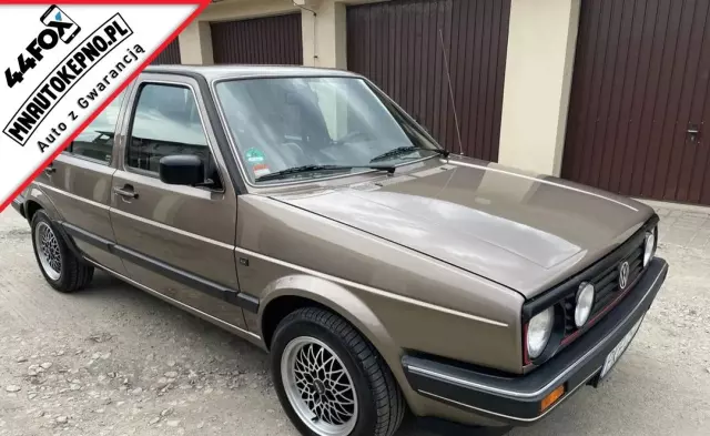 VOLKSWAGEN Golf 
