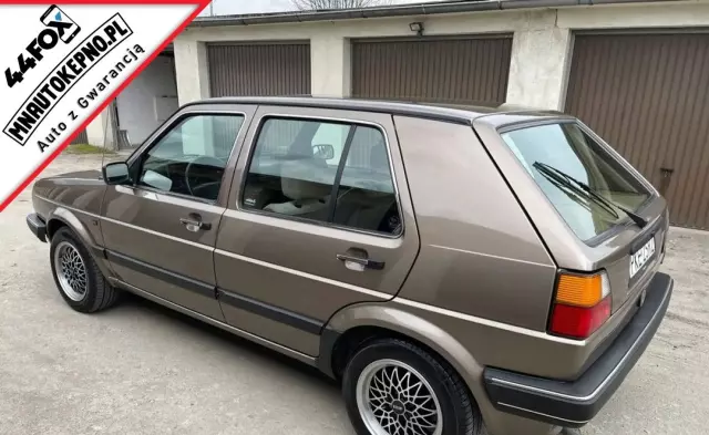 VOLKSWAGEN Golf 