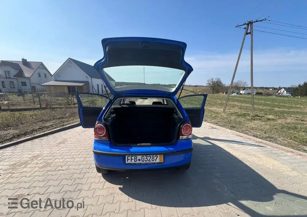 VOLKSWAGEN Polo 