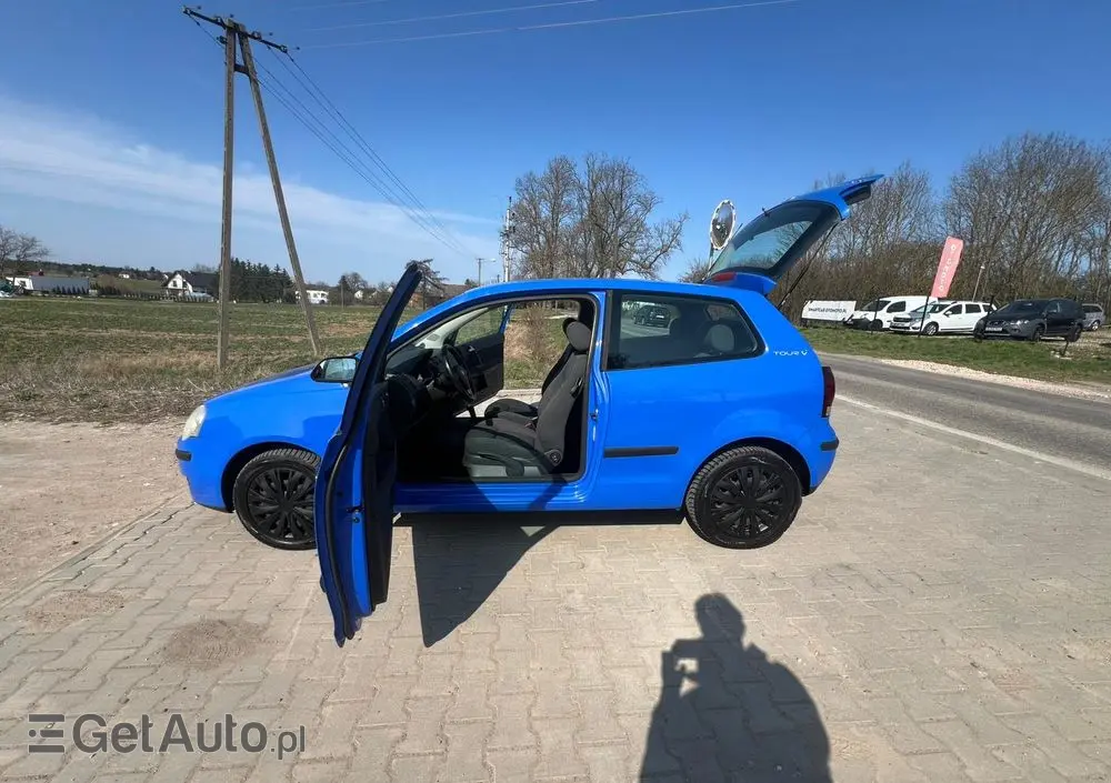 VOLKSWAGEN Polo 