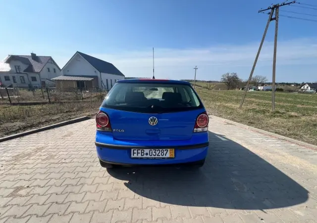 VOLKSWAGEN Polo 
