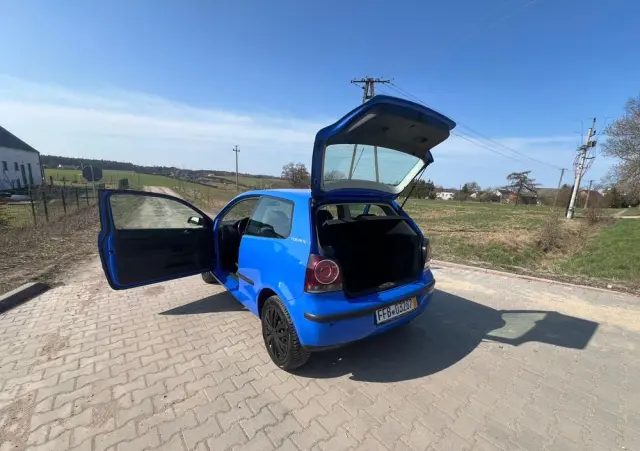 VOLKSWAGEN Polo 