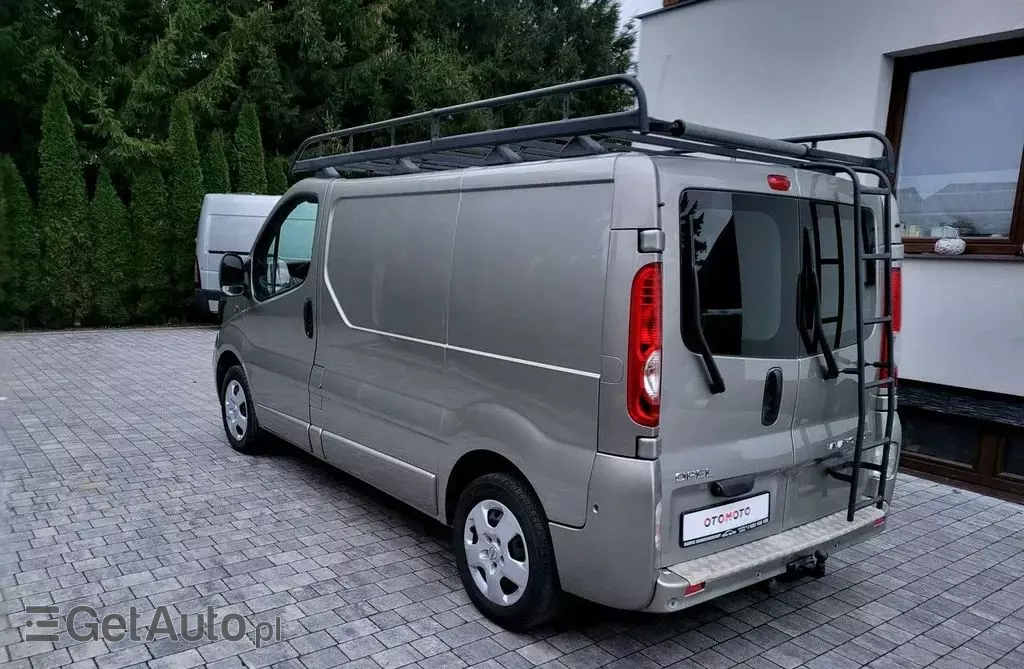 OPEL Vivaro 