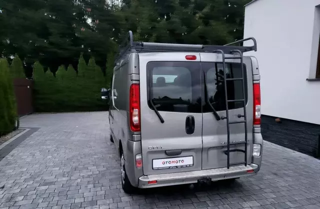 OPEL Vivaro 