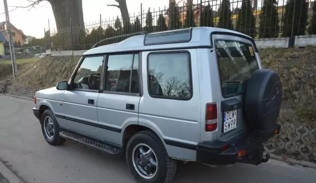 LAND ROVER Discovery 