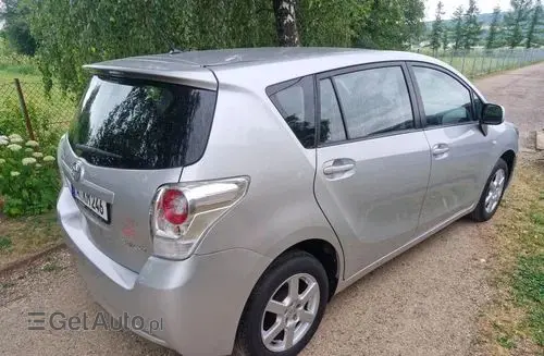 TOYOTA Verso 
