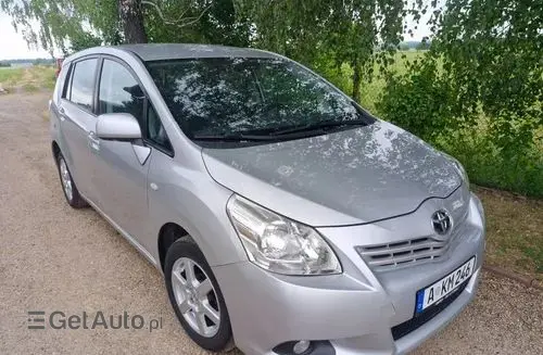 TOYOTA Verso 