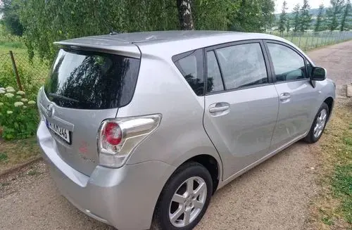 TOYOTA Verso 