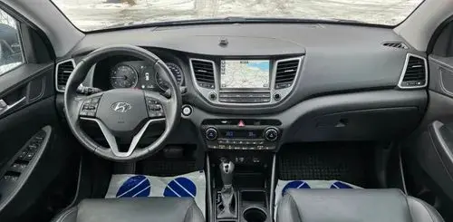 HYUNDAI Tucson 