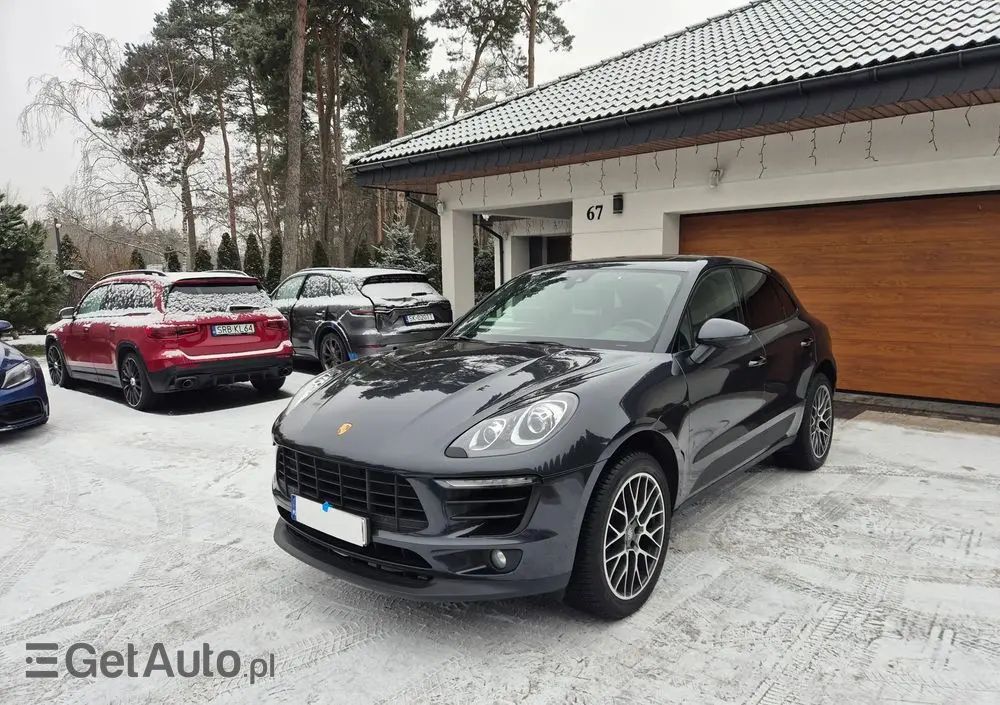 PORSCHE Macan 