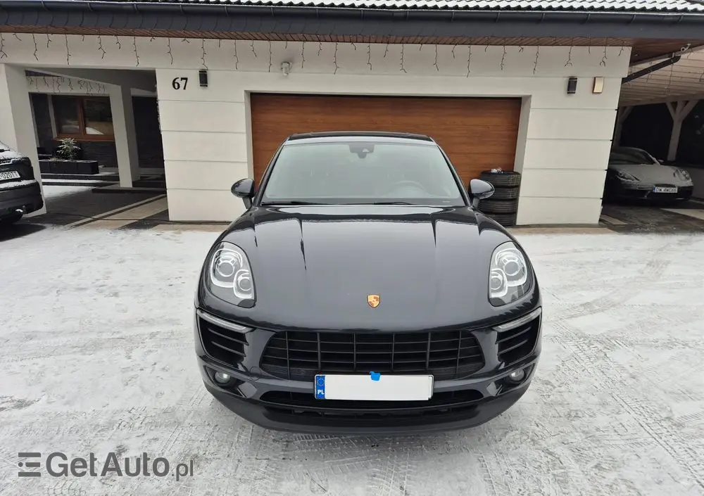 PORSCHE Macan 