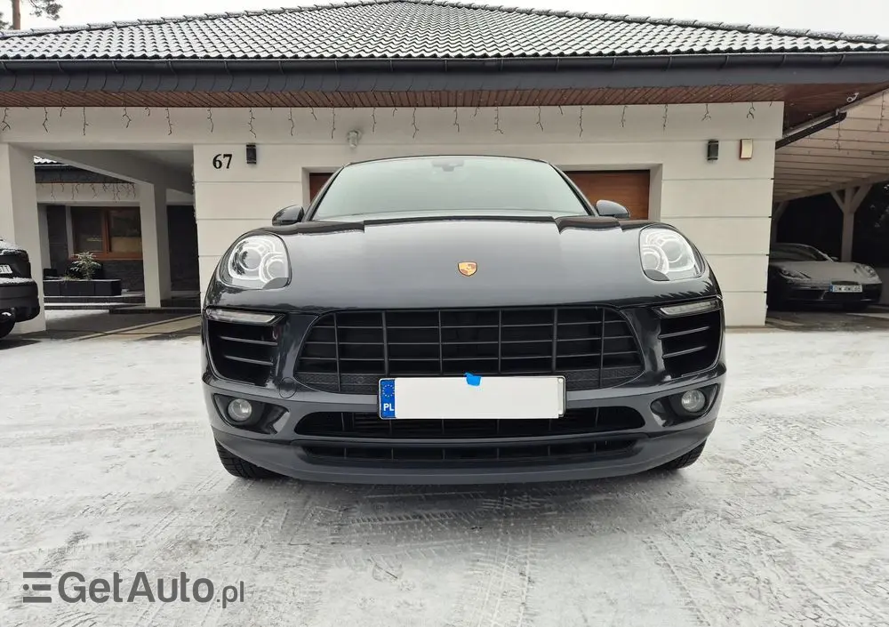 PORSCHE Macan 