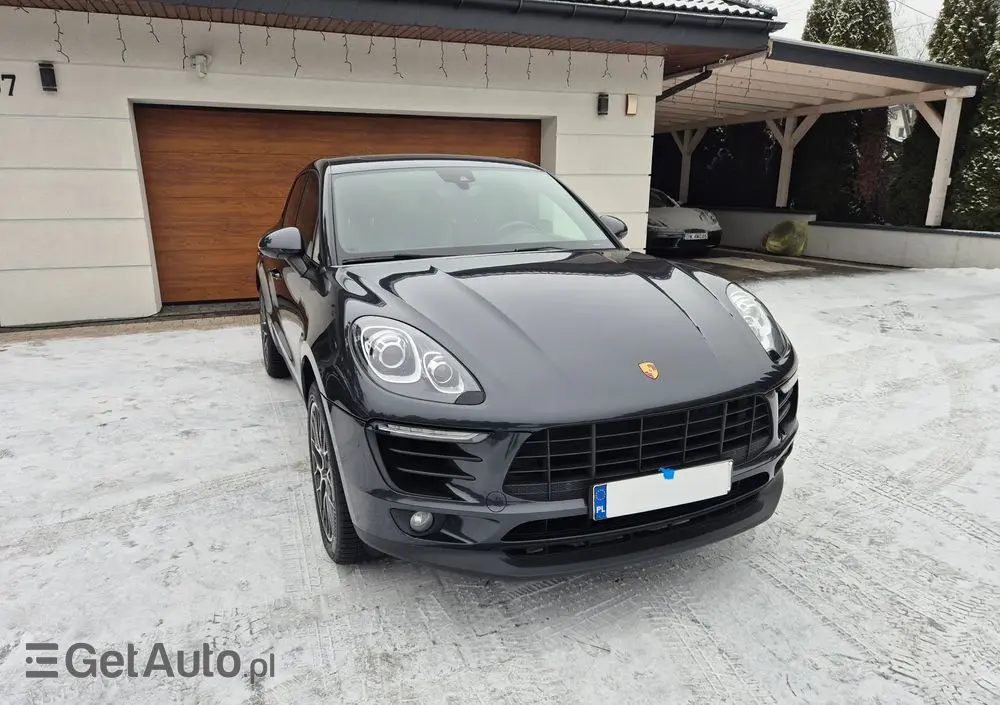 PORSCHE Macan 