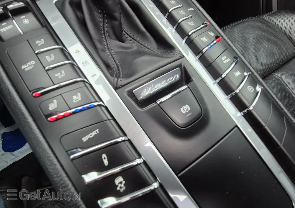 PORSCHE Macan 