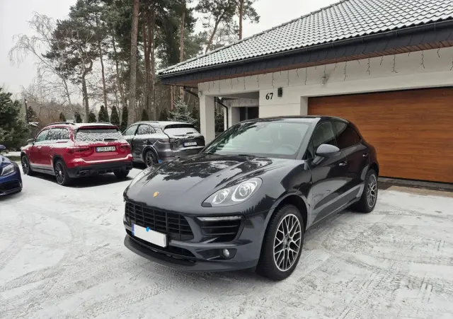 PORSCHE Macan 