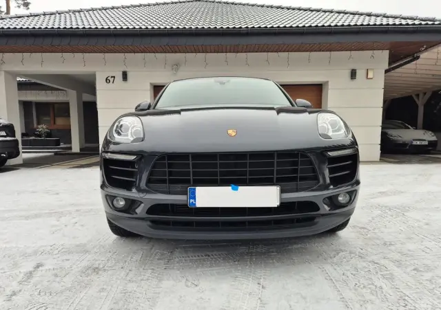 PORSCHE Macan 