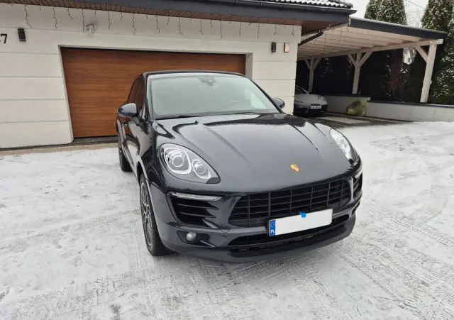 PORSCHE Macan 