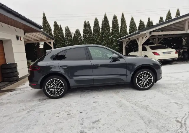 PORSCHE Macan 