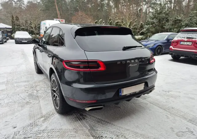 PORSCHE Macan 