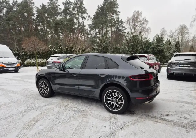 PORSCHE Macan 