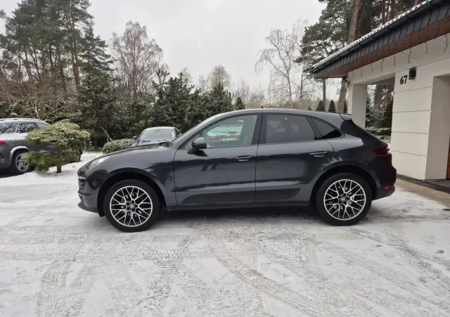 PORSCHE Macan 