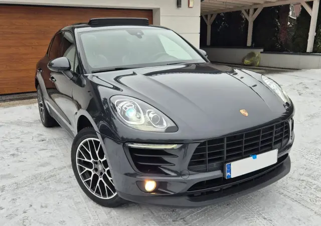 PORSCHE Macan 