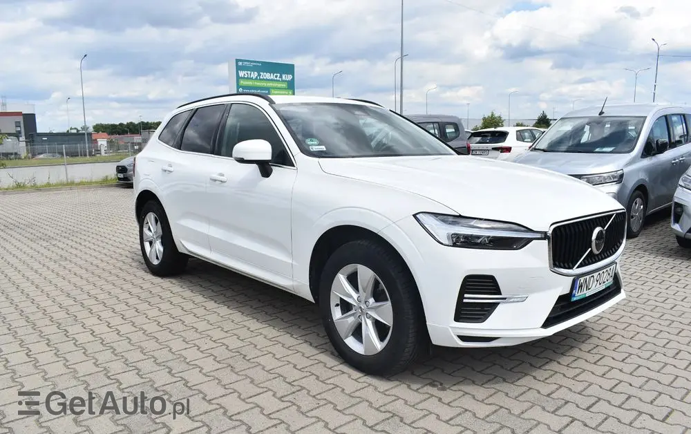 VOLVO XC 60 B4 B Momentum Pro