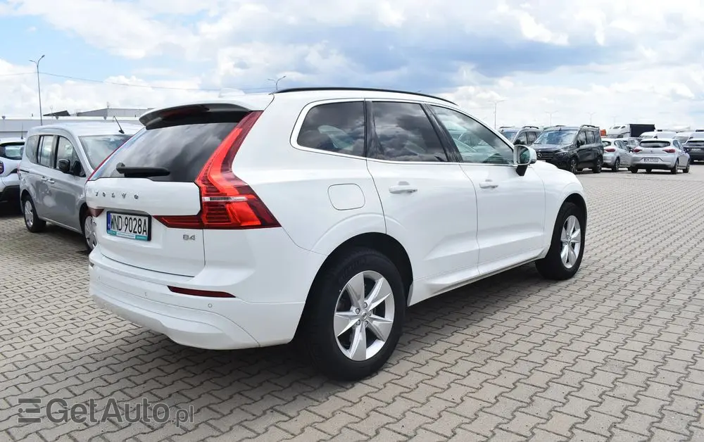 VOLVO XC 60 B4 B Momentum Pro