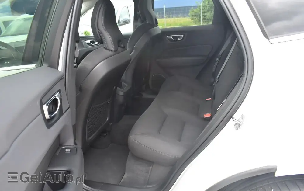 VOLVO XC 60 B4 B Momentum Pro