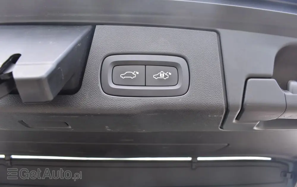 VOLVO XC 60 B4 B Momentum Pro