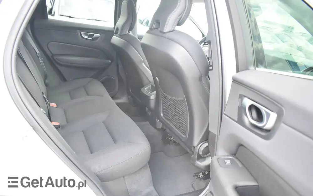 VOLVO XC 60 B4 B Momentum Pro