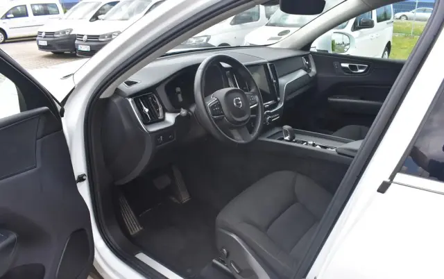 VOLVO XC 60 B4 B Momentum Pro
